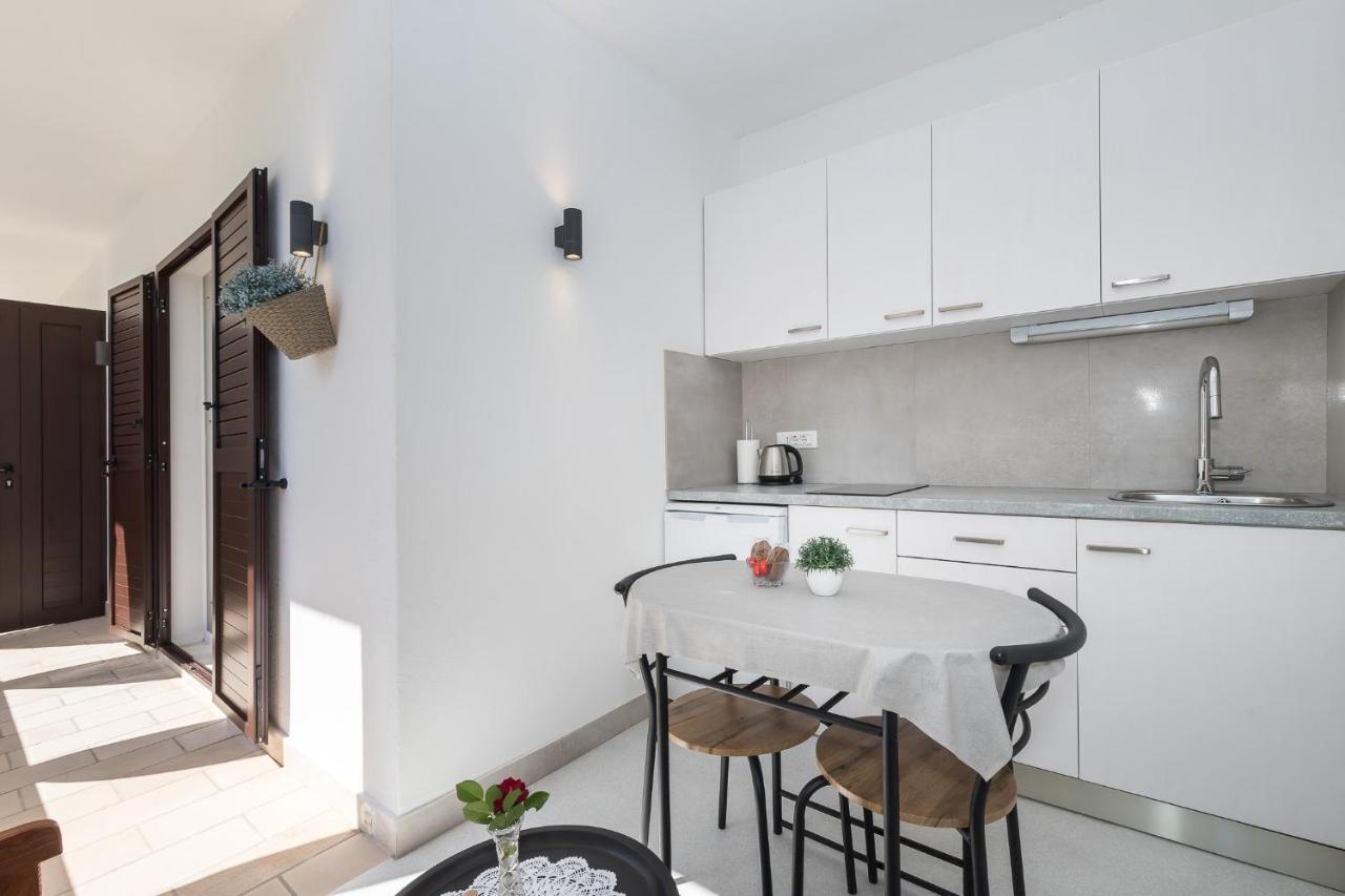 Apartment M&J Supetar Eksteriør billede