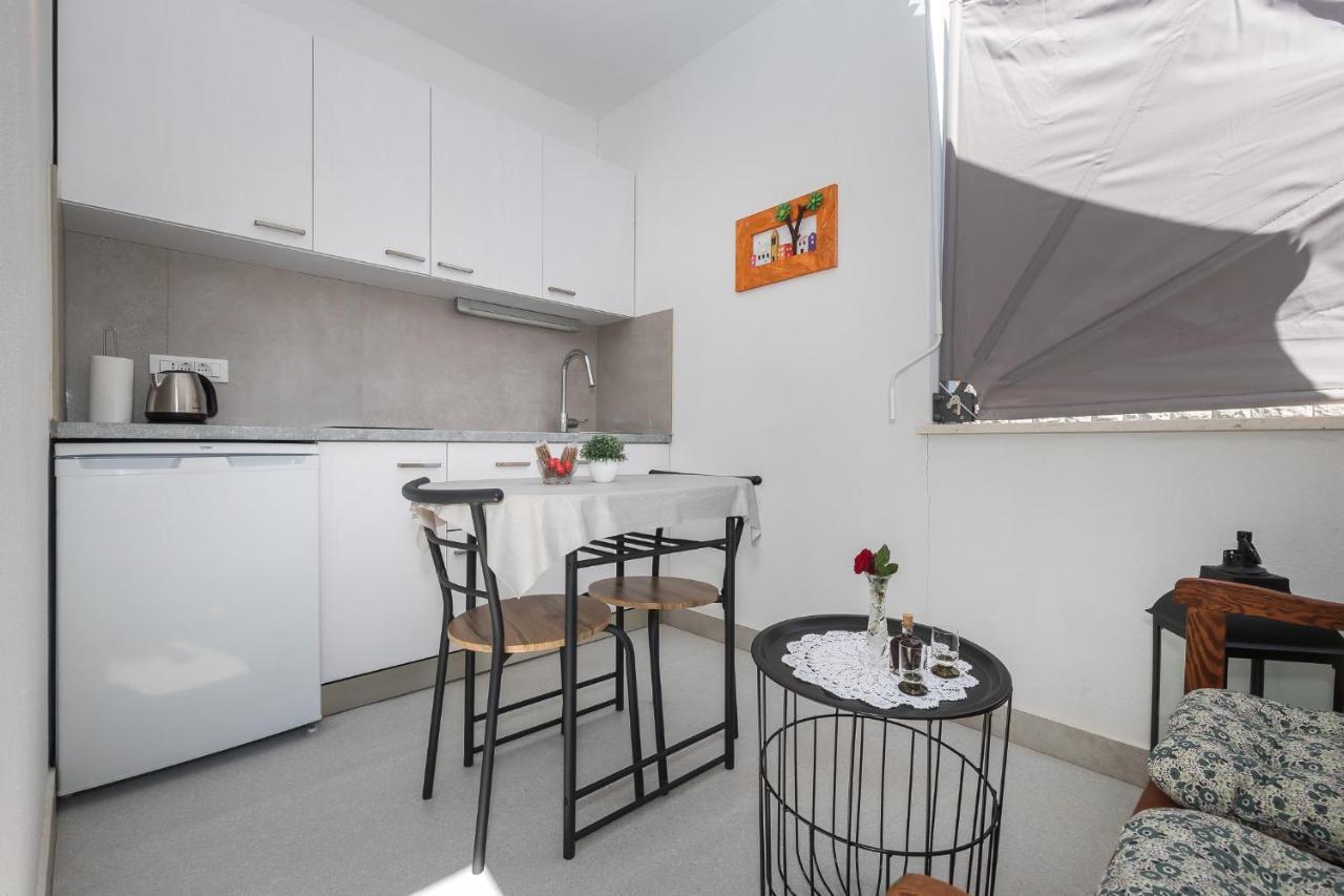 Apartment M&J Supetar Eksteriør billede