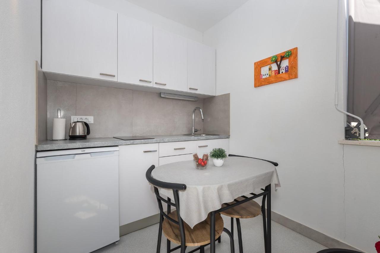 Apartment M&J Supetar Eksteriør billede
