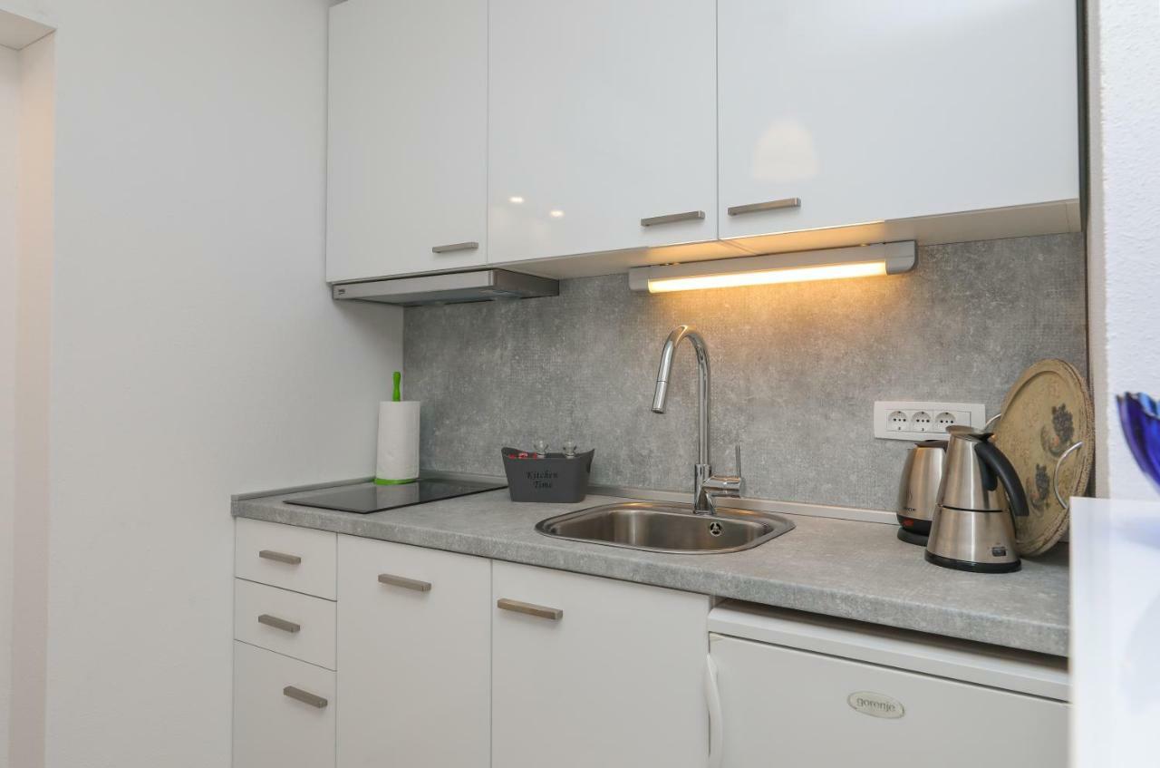 Apartment M&J Supetar Eksteriør billede