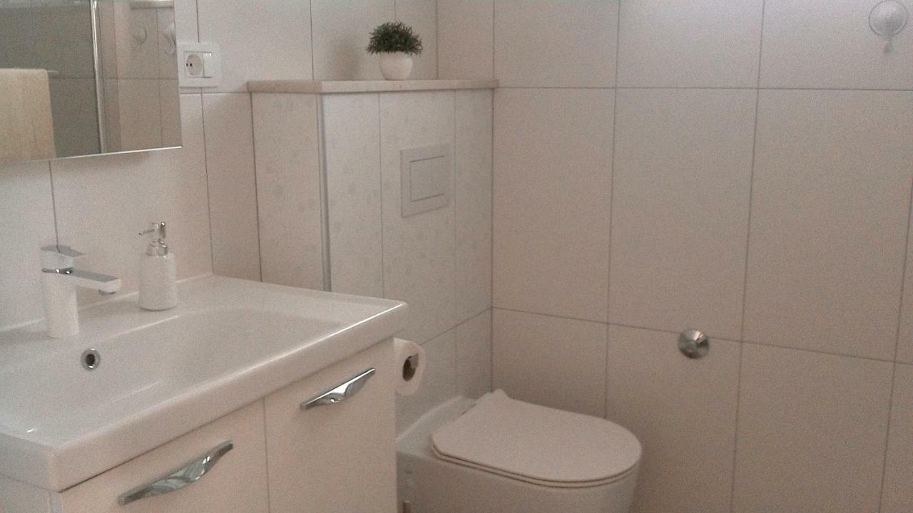 Apartment M&J Supetar Eksteriør billede